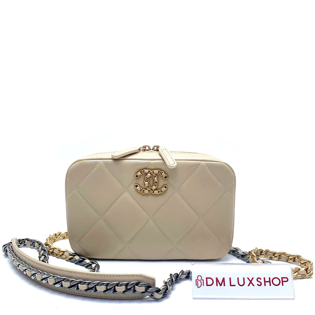 Chanel 22S Phone Holder Chain Bag (Serial 32, Year 2022)