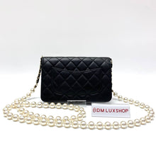 Load image into Gallery viewer, Chanel 22P Black Pearl WOC GHW (Microchip)
