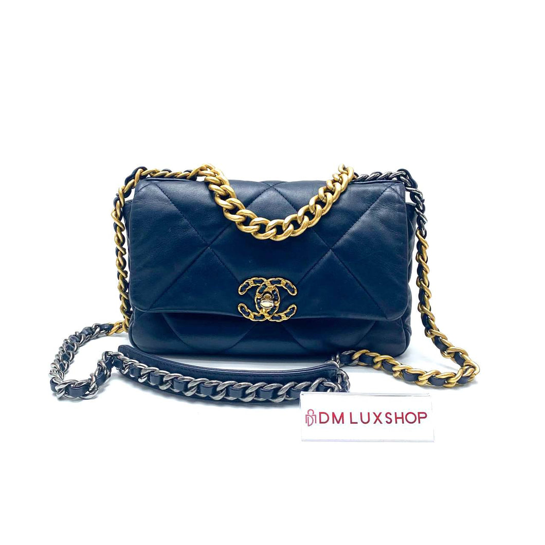 Chanel 19 Navy Blue Serial 31