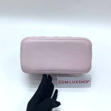 Load image into Gallery viewer, Chanel Pink Caviar Small Vanity Case (Serial 31)
