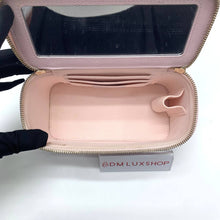 Load image into Gallery viewer, Chanel Pink Caviar Small Vanity Case (Serial 31)
