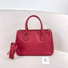 Load image into Gallery viewer, Prada Red Saffiano Totebag
