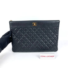 Load image into Gallery viewer, Chanel O Case Black GHW Serial 22
