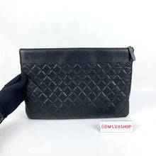 Load image into Gallery viewer, Chanel O Case Black GHW Serial 22
