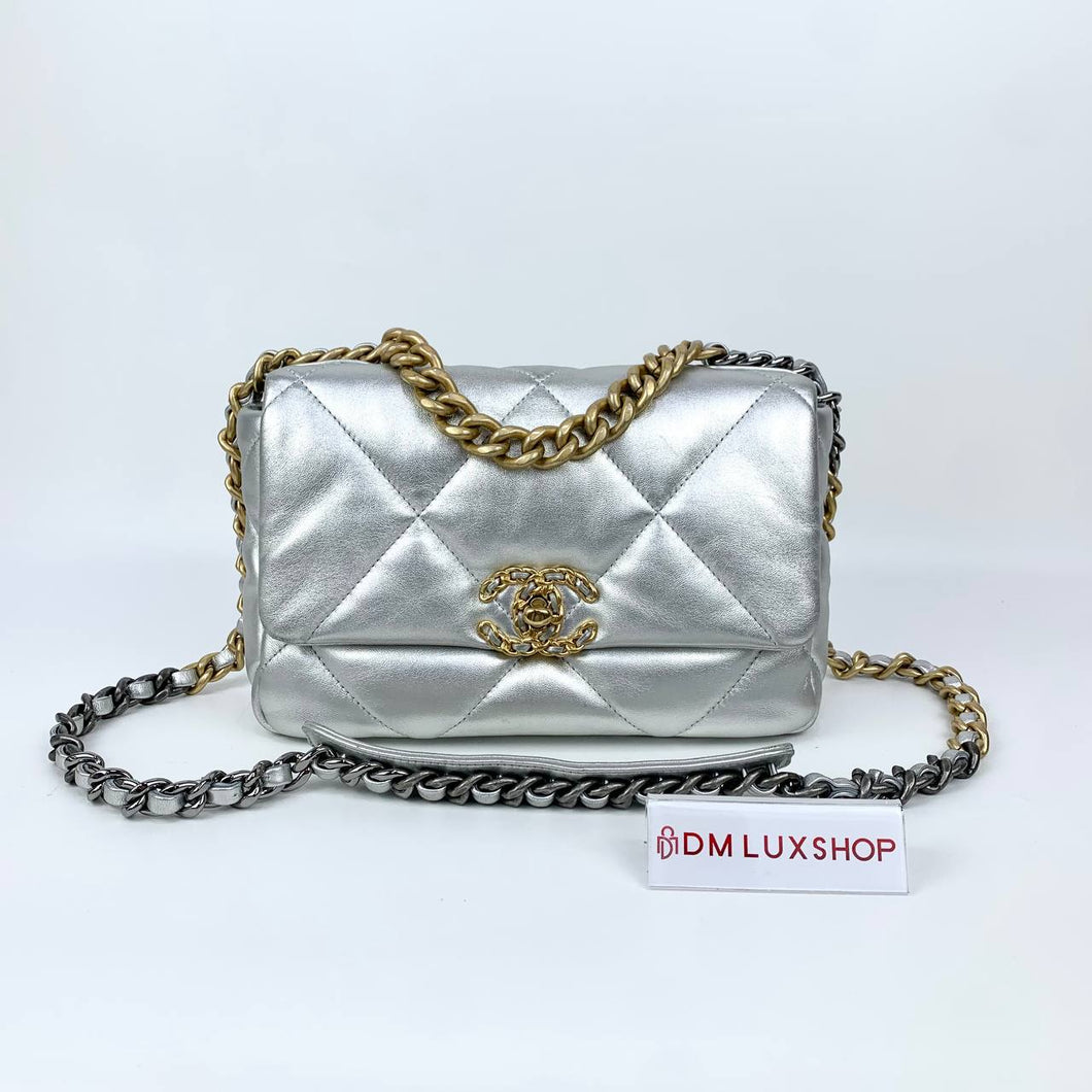 Chanel 19 Small Silver GHW Serial 31