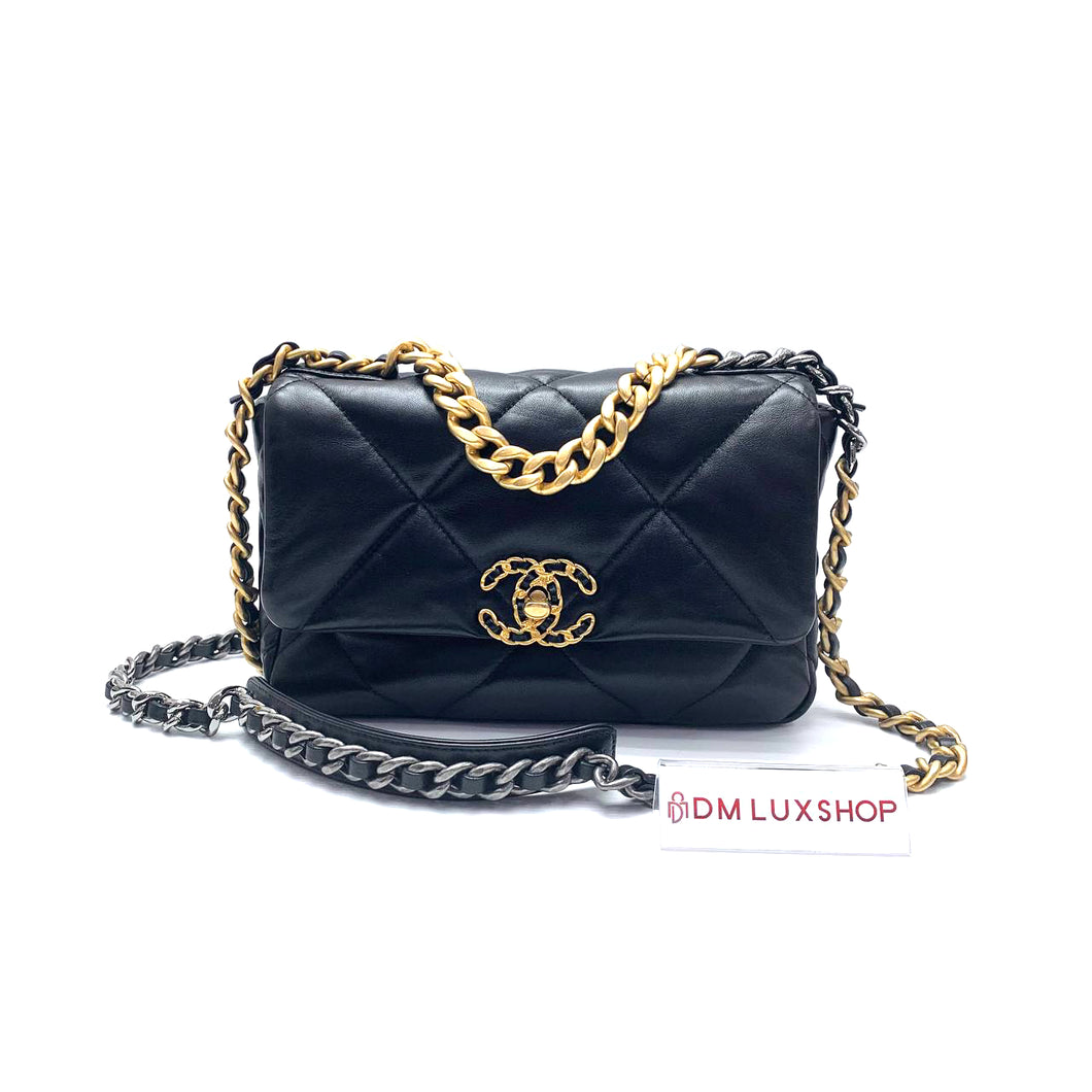 Chanel Black 19 Small (Microchip)