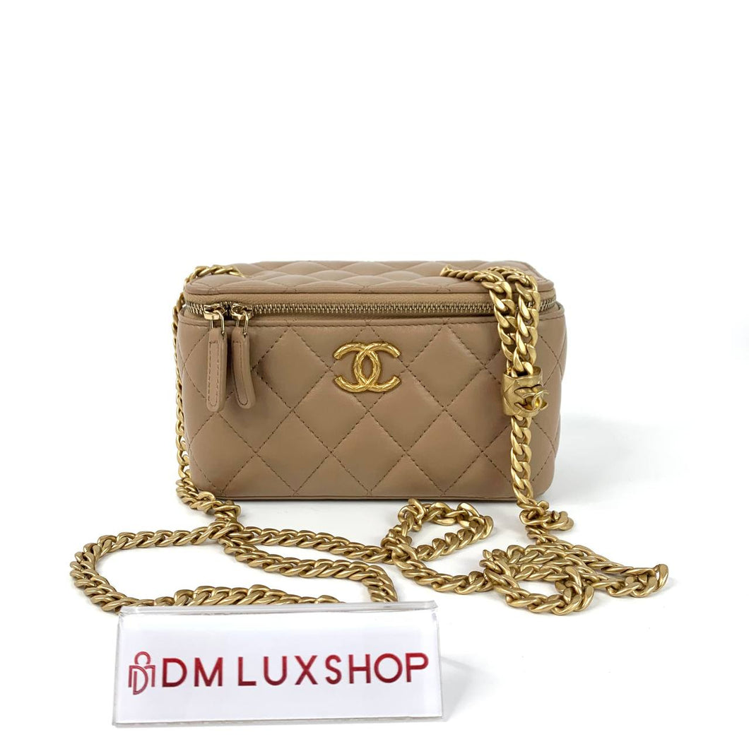 Chanel 22K Lambskin Vanity Case with Gold Chain (Microchip)